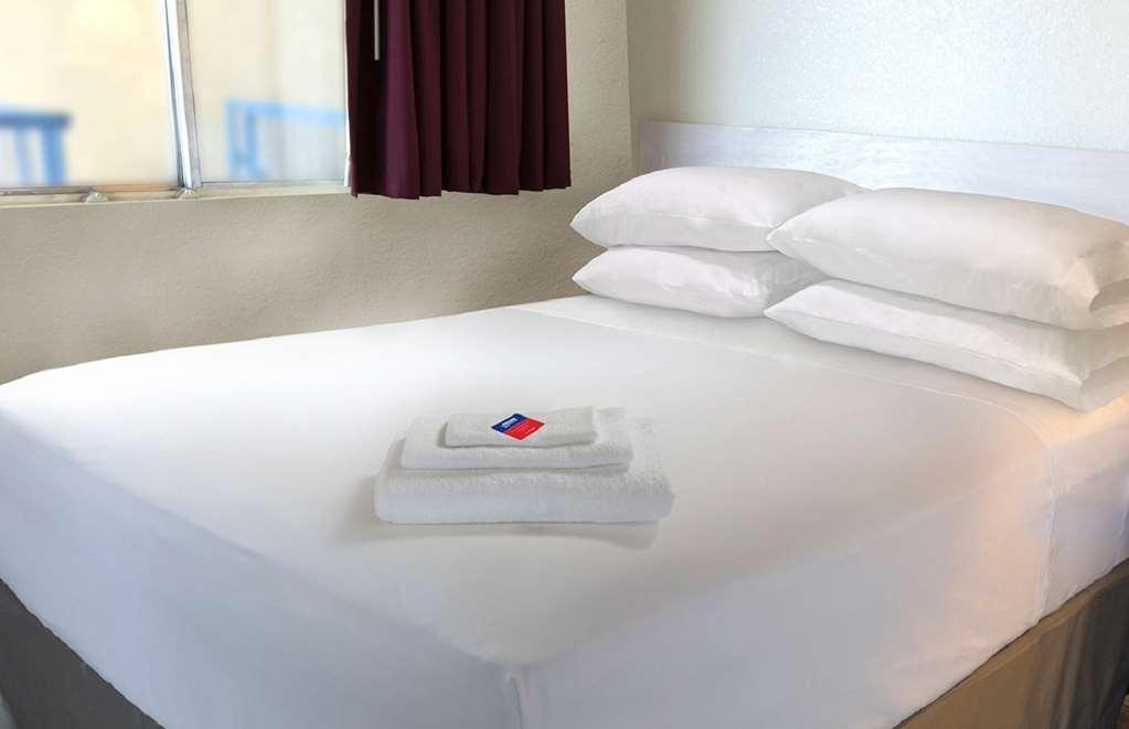 Americas Best Value Inn Stockbridge Quarto foto